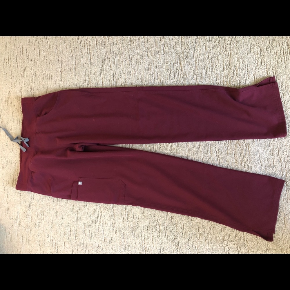 Women’s burgundy kade Figs scrub pants